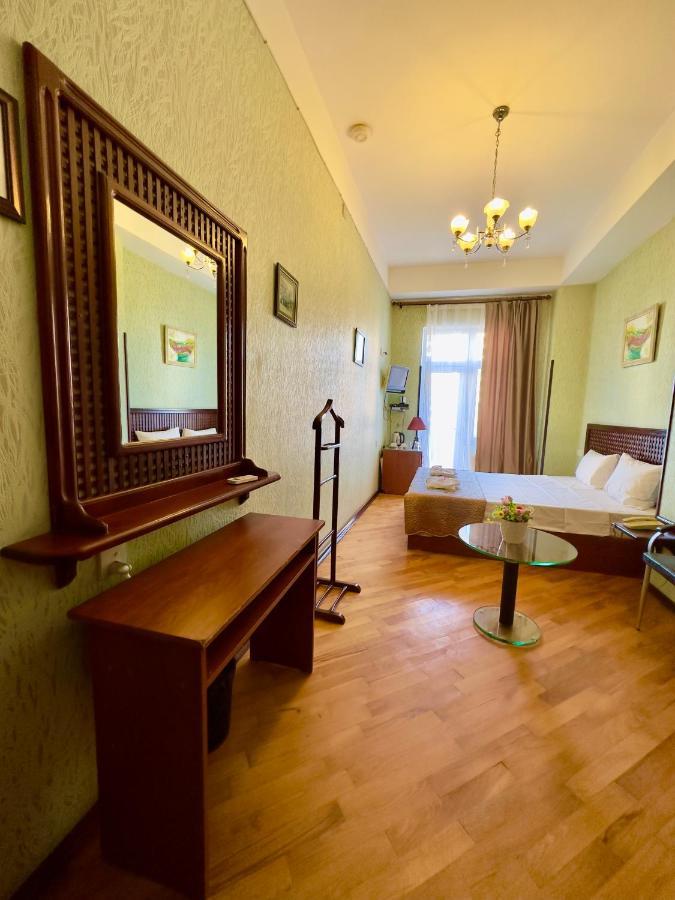 Nur Hotel & Terrace Cafe Баку Екстериор снимка