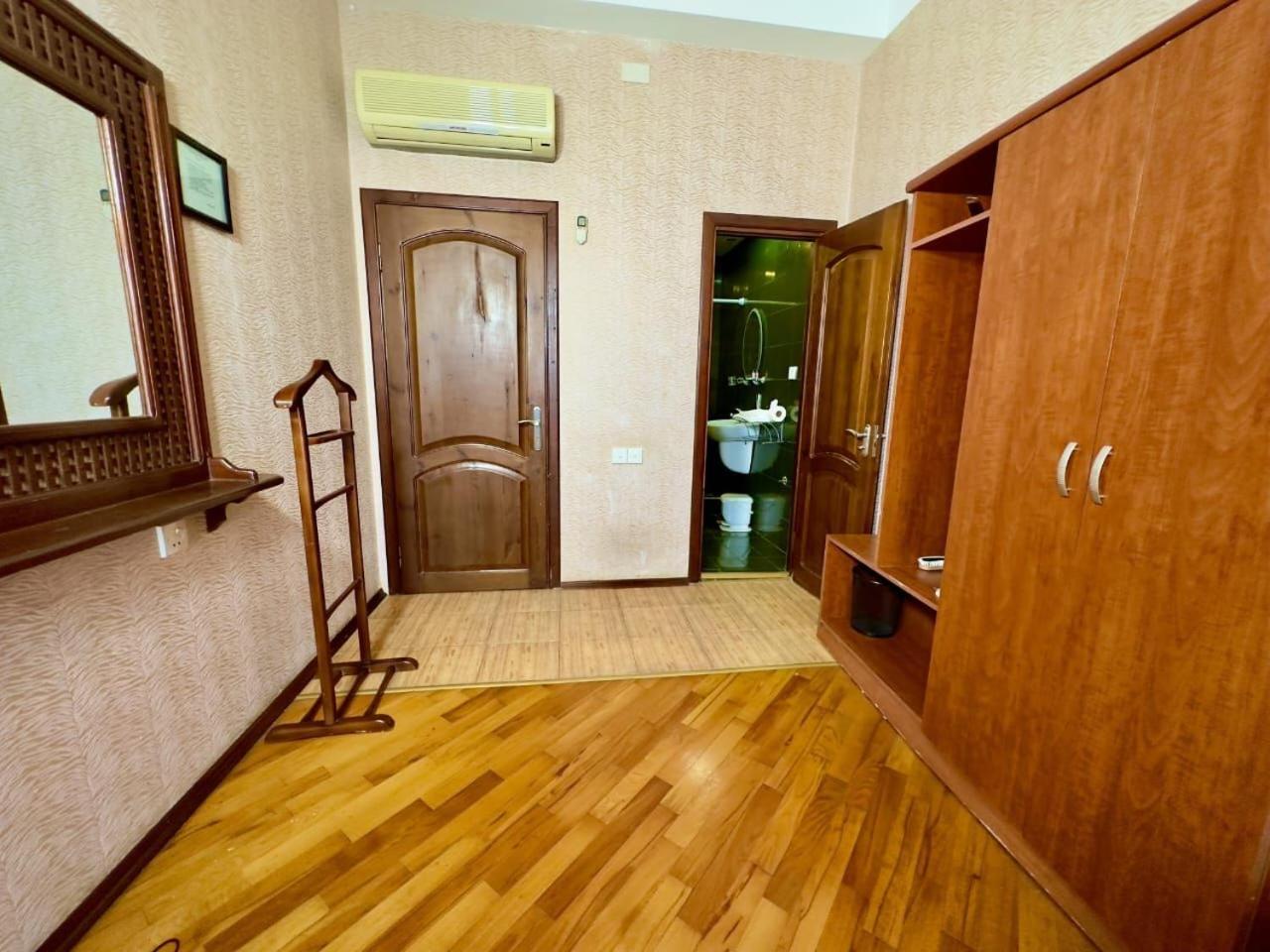 Nur Hotel & Terrace Cafe Баку Екстериор снимка
