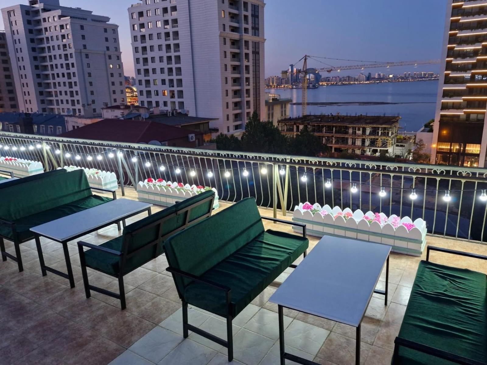 Nur Hotel & Terrace Cafe Баку Екстериор снимка